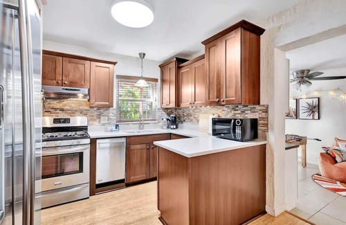 Fossil Park House | St Pete Hideaway w/Pool- Pet friendly