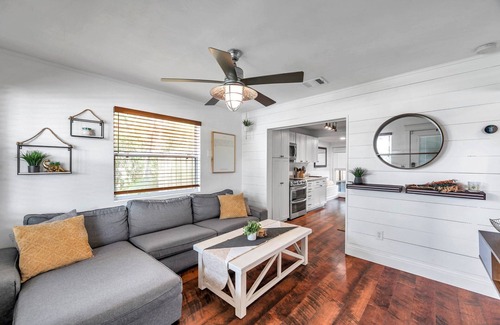 Disston Heights House | St. Pete pool home close to downtown & beach- porch, fenced backyard, wifi