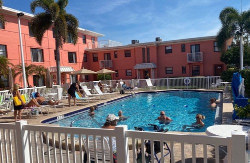 St. Pete Beach Cottage | St. Pete Upham Beachfront Pool Wifi Parking