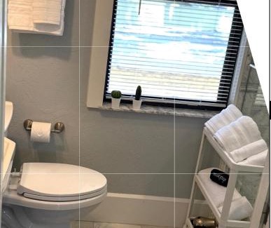 Crescent Lake Apartment | St Petersburg Vacation Rentals