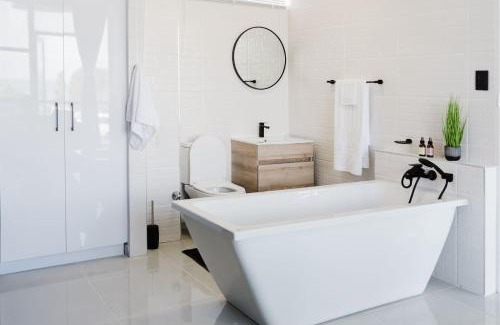 Strand Apartment | St Tropez Beachfront 108