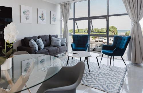 Strand Apartment | St Tropez Beachfront 108