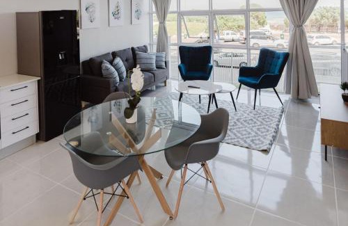 Strand Apartment | St Tropez Beachfront 108