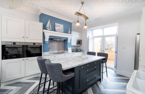 Llandudno Apartment | St Vincent House - Eight Bedroom Apartment, Sleeps 16
