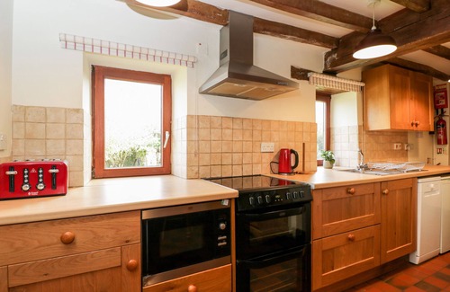 Longborough Cottage | STABLE COTTAGE, pet friendly, with open fire in Moreton-In-Marsh