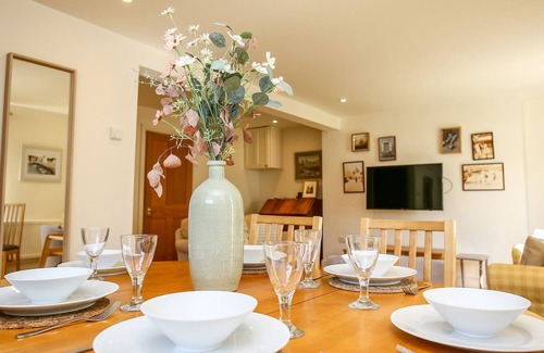 Filkins Cottage | STABLE COTTAGE, pet friendly, character holiday cottage in Filkins