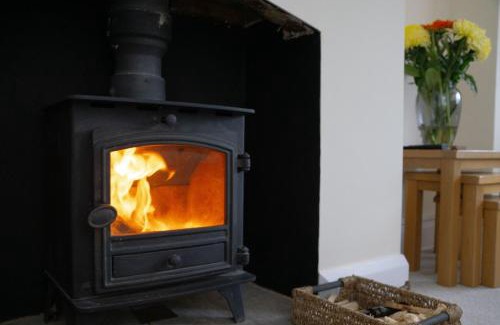 Alderbury House | Stables Cottage by Group Retreats