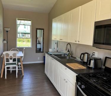 Middletown Apartment | Stagecoach Cottage