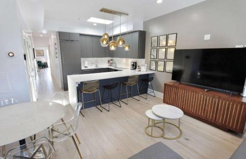 Logan Circle Apartment | Stairway to Heaven - Parking