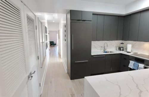 Logan Circle Apartment | Stairway to Heaven - Parking