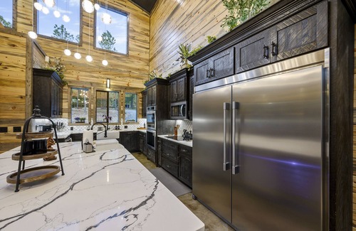 Pickens Cabin | Stallion | Sleeps 40 | EV Outlet | Creekside | Gameroom | Playset