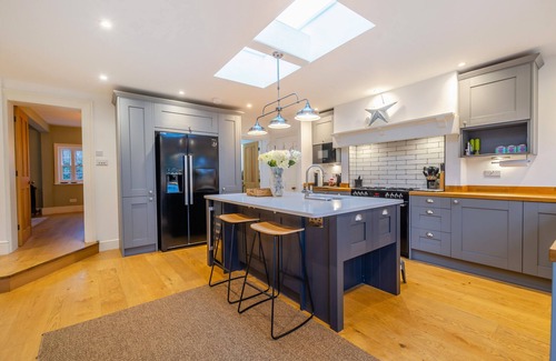 Maidstone House | Stamford Lodge - Four Bedroom House, Sleeps 8