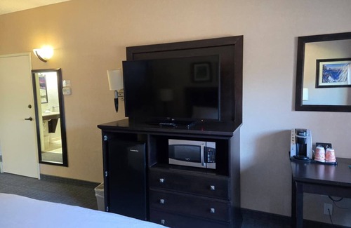 Medford Hotel | Standard 2 Queen Bed Non-Smoking