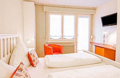 Langsur Bed & Breakfast | Standard Doppelzimmer mit Balkon - Weingut Johannishof