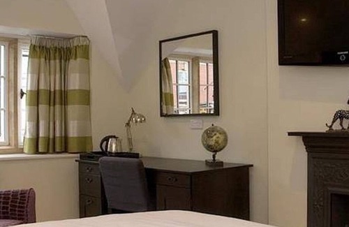 Yeovil Bed & Breakfast | Standard Double Ensuite with Shower at The Keep
