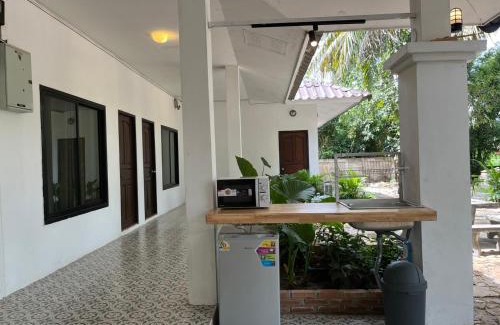 Samut Sakhon House | Standard room by The Grounds