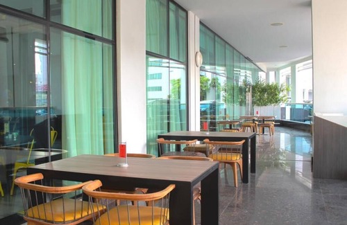 Al Muraqqabat Apartment | Standard Room Near Al Rigga Metro Station Ab