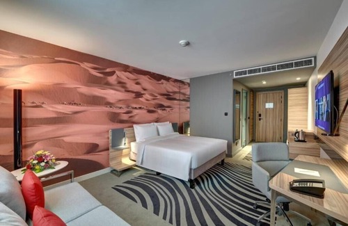 Al Khan Apartment | Standard Room Near Sharjah Expo Centre By E R