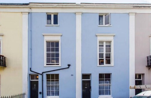 Clifton House | Standard Single Room with Shared Bathroom