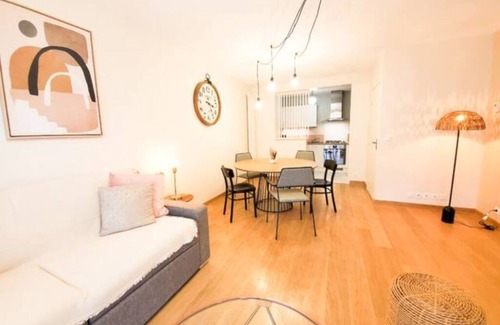 Centre-ville rive gauche Apartment | Standing Appartement Avec vue sur la Mayenne