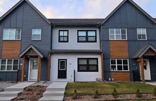 East Kootenay Apartment | Stanley Townhomes by StayIn