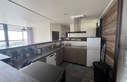 Stanmore Bay House | Stanmore Bay Log Cabin - short walk to beach