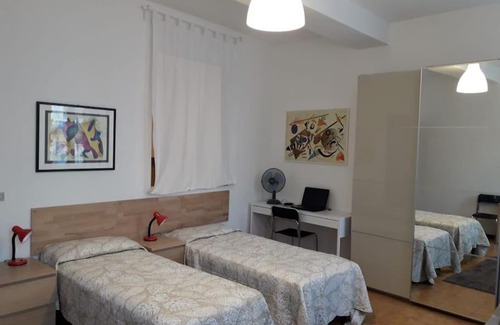 Oltretorrente Apartment | Stanza in appartamento condiviso nel centro storico di Parma