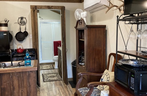 Moody Cabin | Star Gazing - Bon Fire Cabin in the Peaceful Country at Blue Eagle Retreat