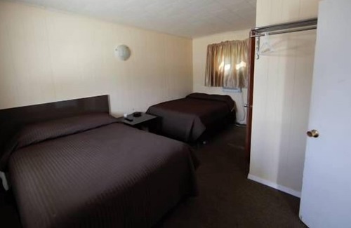 Morden Hotel | Star Motel