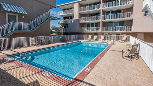 Pensacola Beach House | Starboard Village 225- Sandpiper Cottage