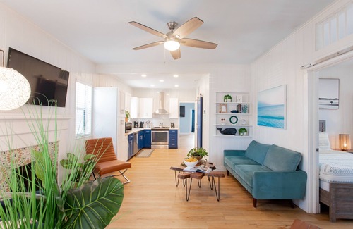 Clearwater Beach House | Starfish Beach House | Private Pool | Steps from the sand