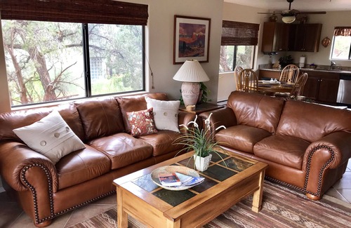 West Sedona House | Stargazer’s Escape: Sweeping Red Rock Views From Four Balconies