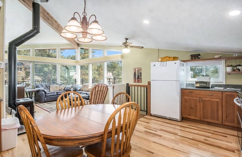 Estes Park House | Starlight in the Rockies – 3BR Mountain Retreat, Wrap-Around Deck – 20-NCD0353