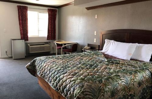 Los Angeles Hotel | Starlight Inn, Valley Blvd - Downtown LA