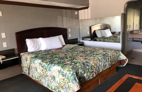 Los Angeles Hotel | Starlight Inn, Valley Blvd - Downtown LA