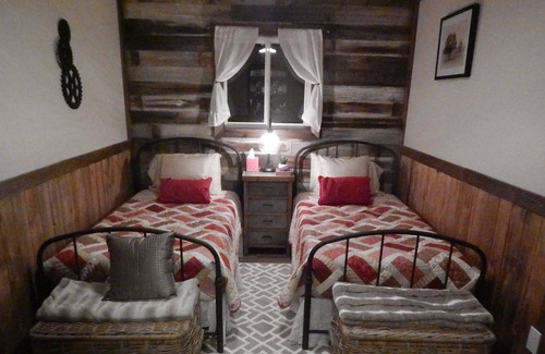 Teasdale House | Starry Nights & Red Rock Delights: Grill-Fish-Hike