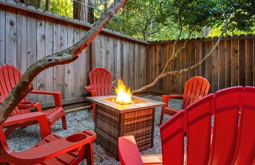 Forest Hills House | Starry Nights - River Wineries Huge Fenced Yard