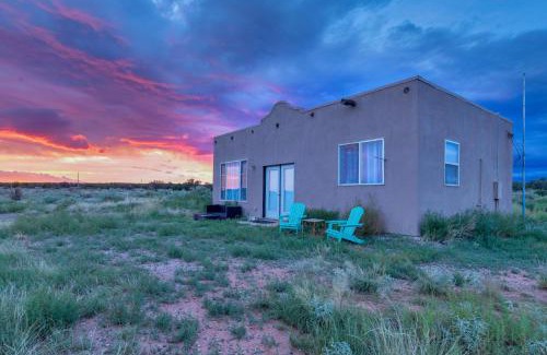 Claunch Apartment | Starry Sky and Serene Setting Rural New Mexico Gem