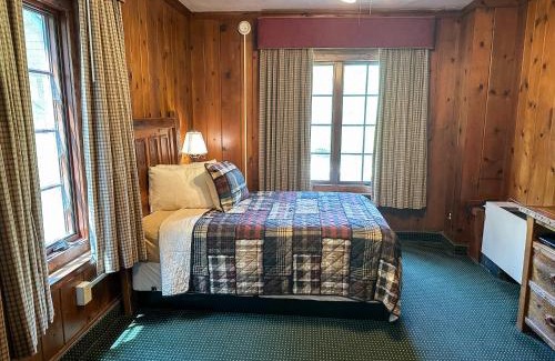 Oglesby Hotel | Starved Rock Lodge