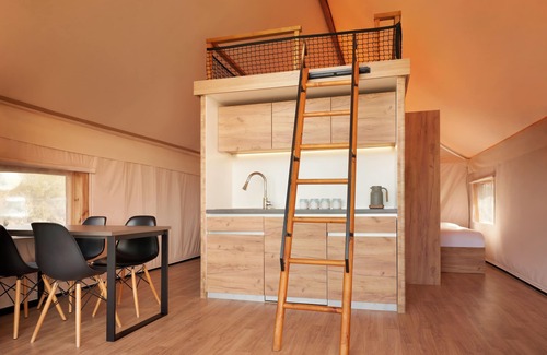 Aewol Resort | STARVILLE