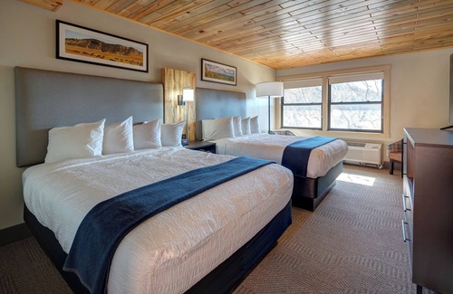 Custer Resort | State Game Lodge at Custer State Park Resort