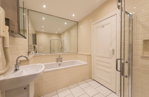 Lymm Hotel | Statham Lodge Hotel