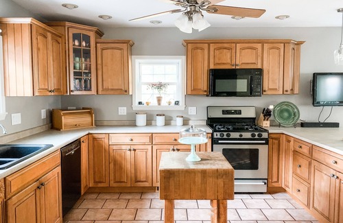 Oneonta House | Stay a line drive away from Cooperstown All Star Village!