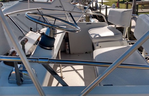 Cocoa Beach Boat Rental | Stay Aboard The Swell Hotel in a Beautiful Beach-Side Marina