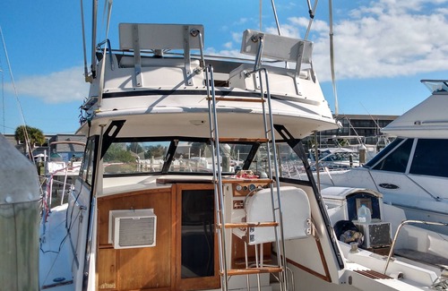 Cocoa Beach Boat Rental | Stay Aboard The Swell Hotel in a Beautiful Beach-Side Marina