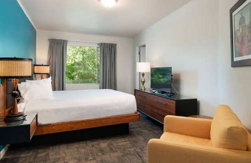 Bozeman Hotel | Stay at a 1950s Classic Motel in Bozeman