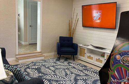 Holly Hill House | Stay at this quaint gem nestled in Holly Hill, just off Dayton Beach, Florida.