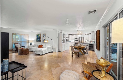 Bel Air Villa | Stay at Bel Air by the Beach for Convenience