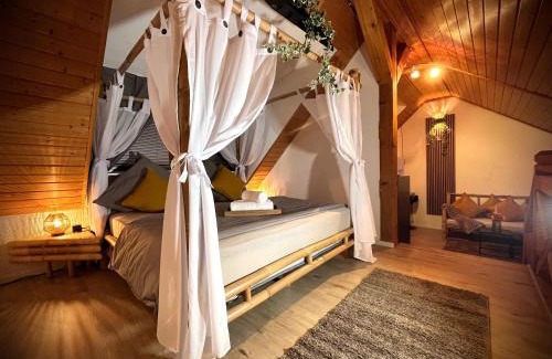 Willroth Apartment | Stay by Home Deluxe Apartment WiFi-PS4-TV-Loft-Bath-Kitchen