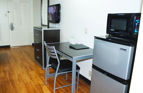 Buckner Terrace - Everglade Park Hotel | Stay Express Inn Dallas - Fair Park/Downtown